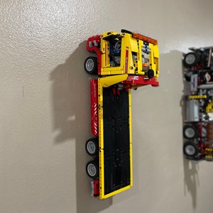 Vertical Wall Mount for LEGO® Technic 8109 Flatbed Truck