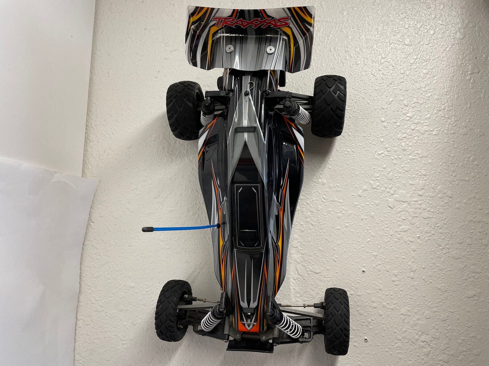 traxxas bandit battery size