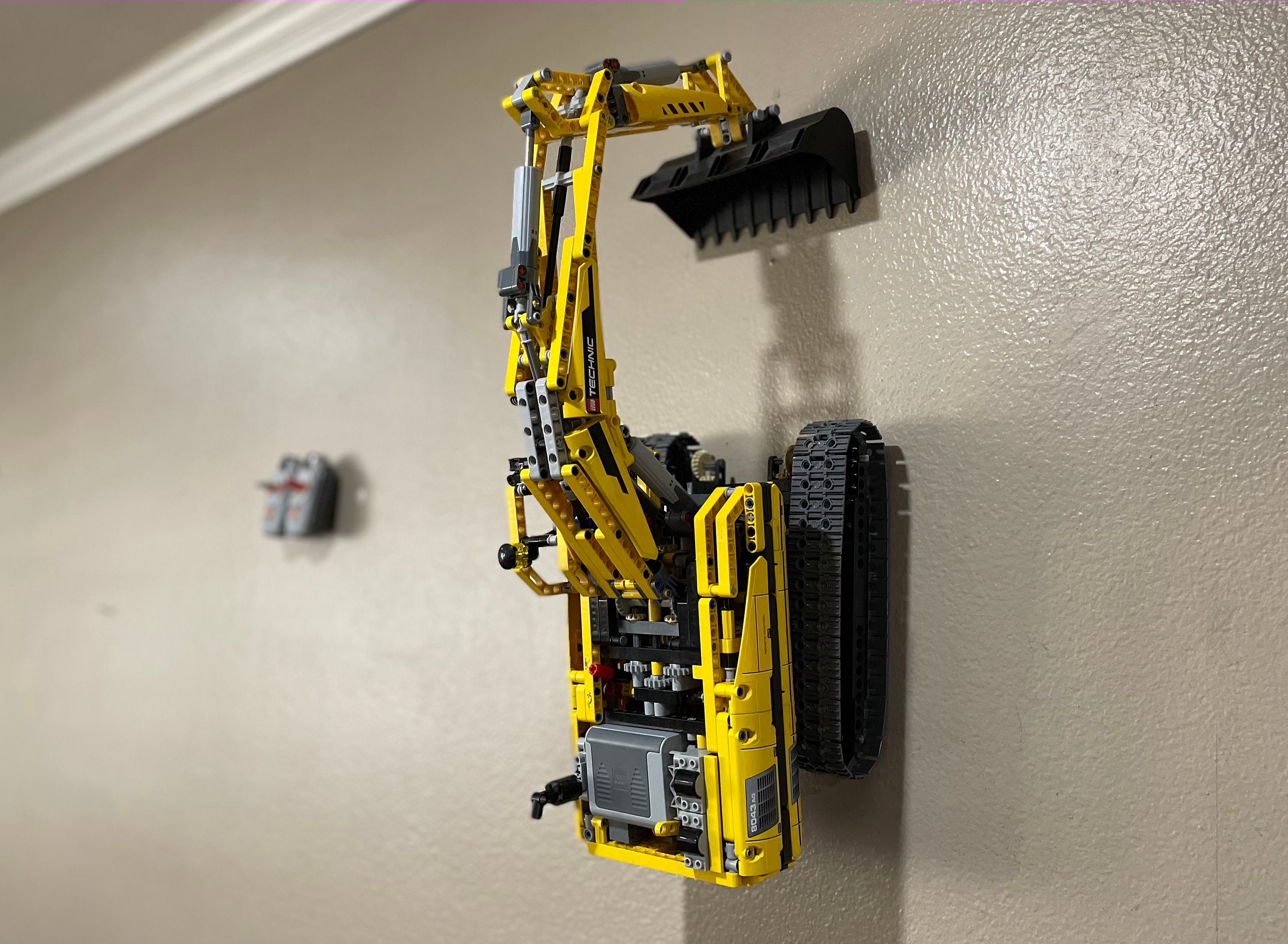 barricade methaan Vergelijkbaar Vertical Wall Mount for LEGO® Technic 8043 Motorized Excavator - Etsy