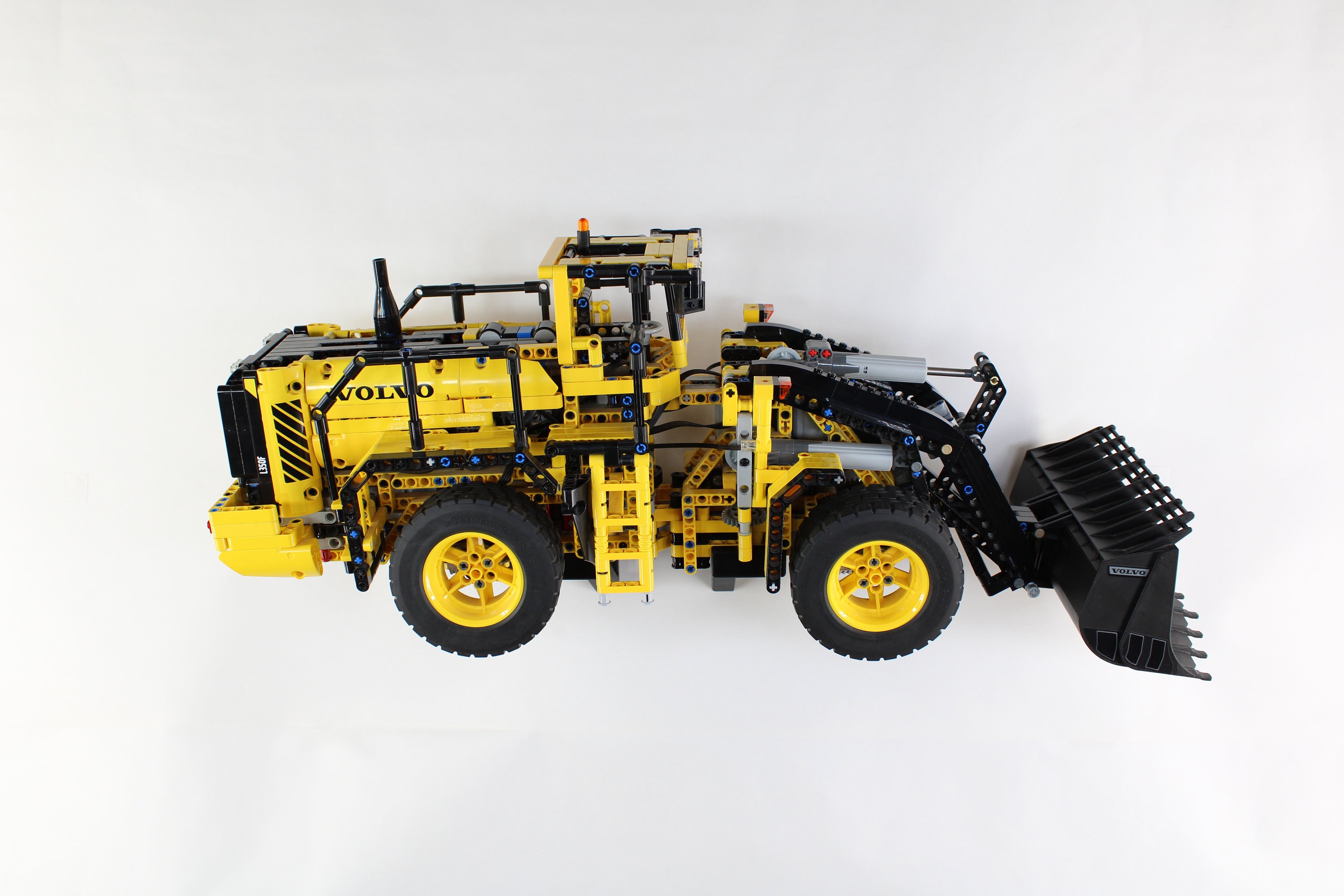 Wall Mount for LEGO® Technic 42030 Volvo L350F Wheel Loader - Etsy