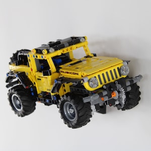 Wall Mount for LEGO® Technic™ Jeep® Wrangler (42122)