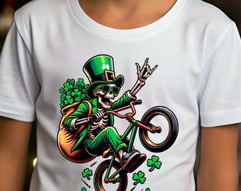 St. Patrick's Day-shirt voor jongens: Skeleton Leprechaun BMX-kunst