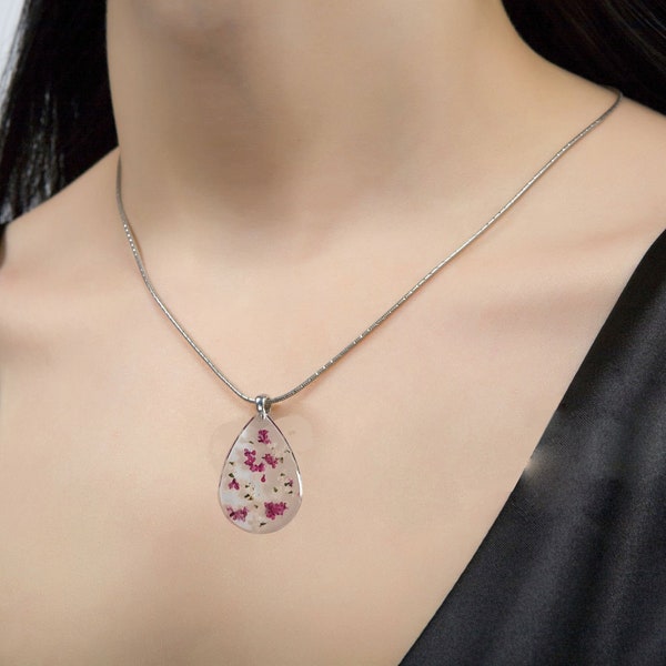 Silver necklace resin flower jewelry, Spring flower epoxy droplets jewelry, dried tiny flower  jewelry, vintage jewelry, Boho style chain