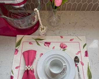 Pink Tulip placemat - Spring placemat - Flowers placemat - yellow placemat - pearl napkin ring - tulip placemat - mother's day placemat