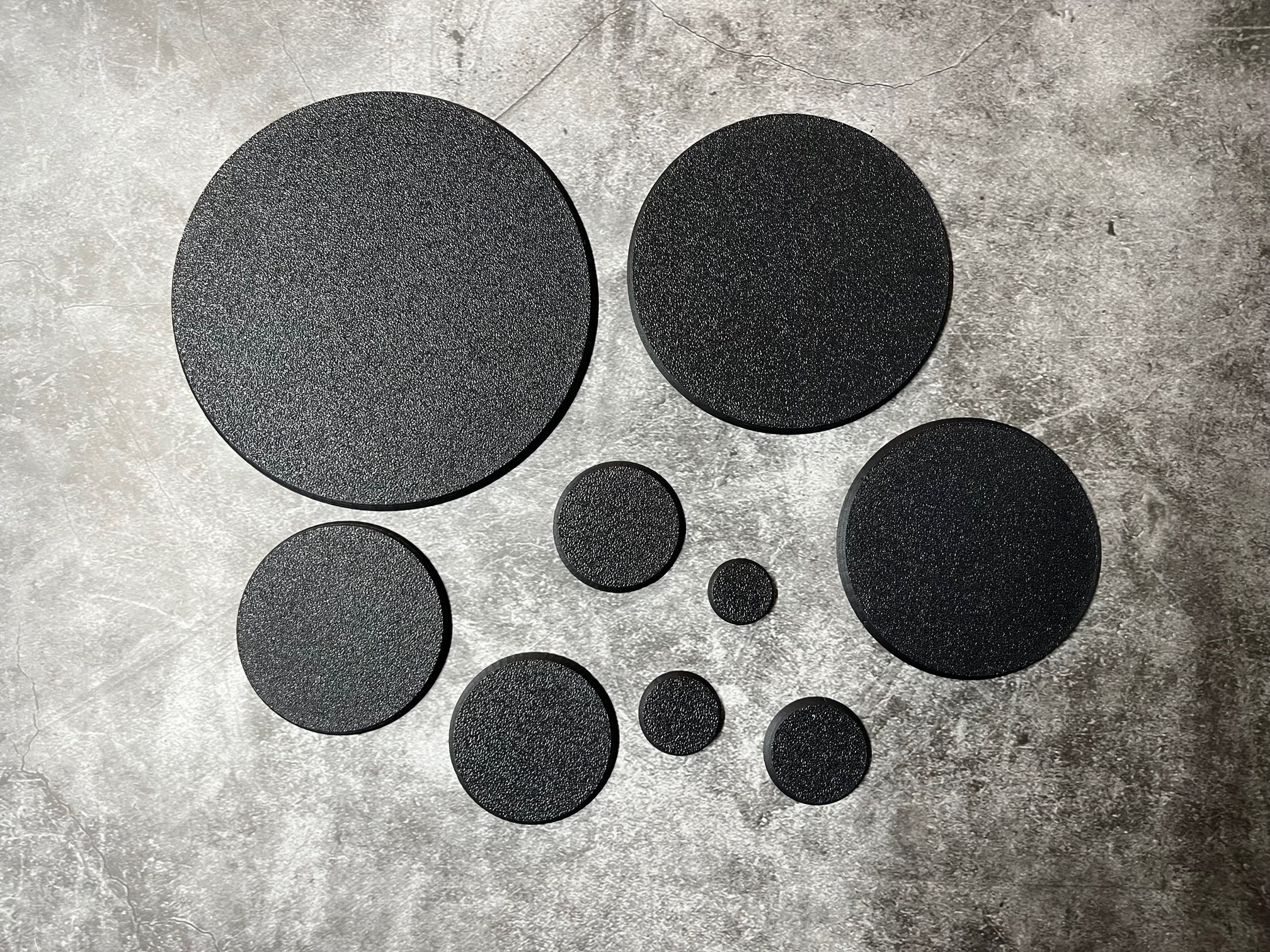 Tabletop Round Bases printed from PLA, 25 mm 32 mm 40 mm 50 mm 60 mm 80 mm 100 mm 130 mm