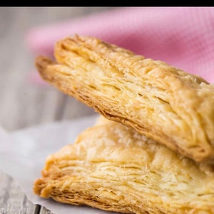 Dutzend Haitian Buff Pastry Patties Hühnerfüllungen