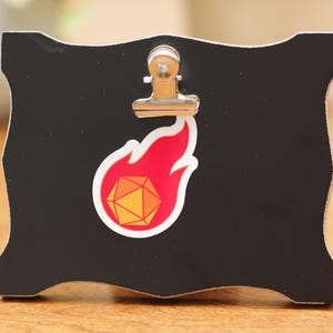 Pegatina de bola de fuego D20 / Pegatina de bola de fuego de Dungeons & Dragons, pegatina para cuaderno, calcomanía para caja de dados, regalo para Dungeon Master