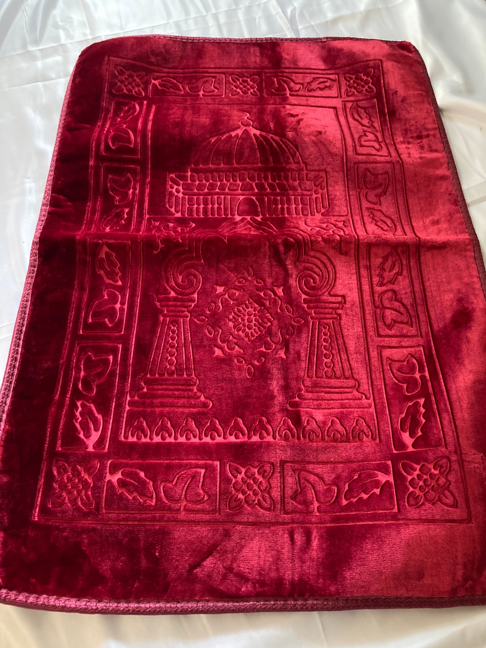 Velvet prayer mat soft padded prayer mat prayer tasbeeh Etsy