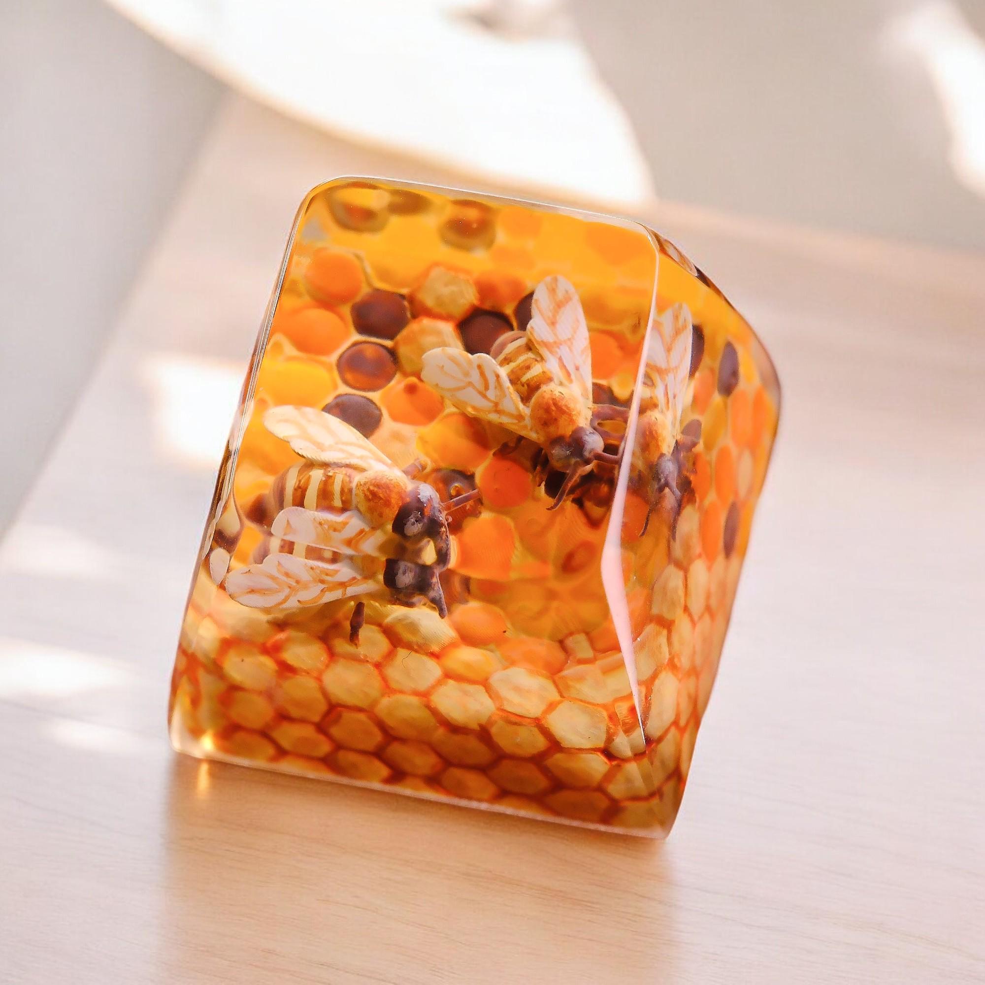 Keycaps Bee artisan, Custom Artisan keycaps, Keycaps anime cute, Keycap Cherry MX, orange keycaps, artisan keycap spacebar, birthday gift