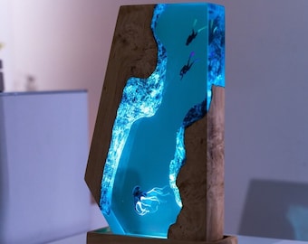Epoxy lamp SCUBA DIVER, personalized epoxy resin lamp, lamp made of resin wood, night light made of resin, personalized night light