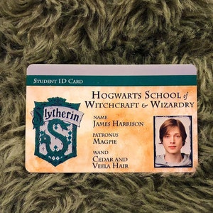 Escuela mágica - Brujería y Hechicería - Casa verde y plateada - Identificación de estudiante - Cosplay - Vestirse - Personalizado personalizado