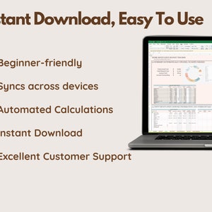 Pu&ograve; includere: Un laptop mostra un foglio di calcolo con grafici e tabelle. Il testo sullo schermo include "Home Renovation Budget Tracker". L'immagine presenta anche testo come "Instant Download, Easy To Use" e icone.