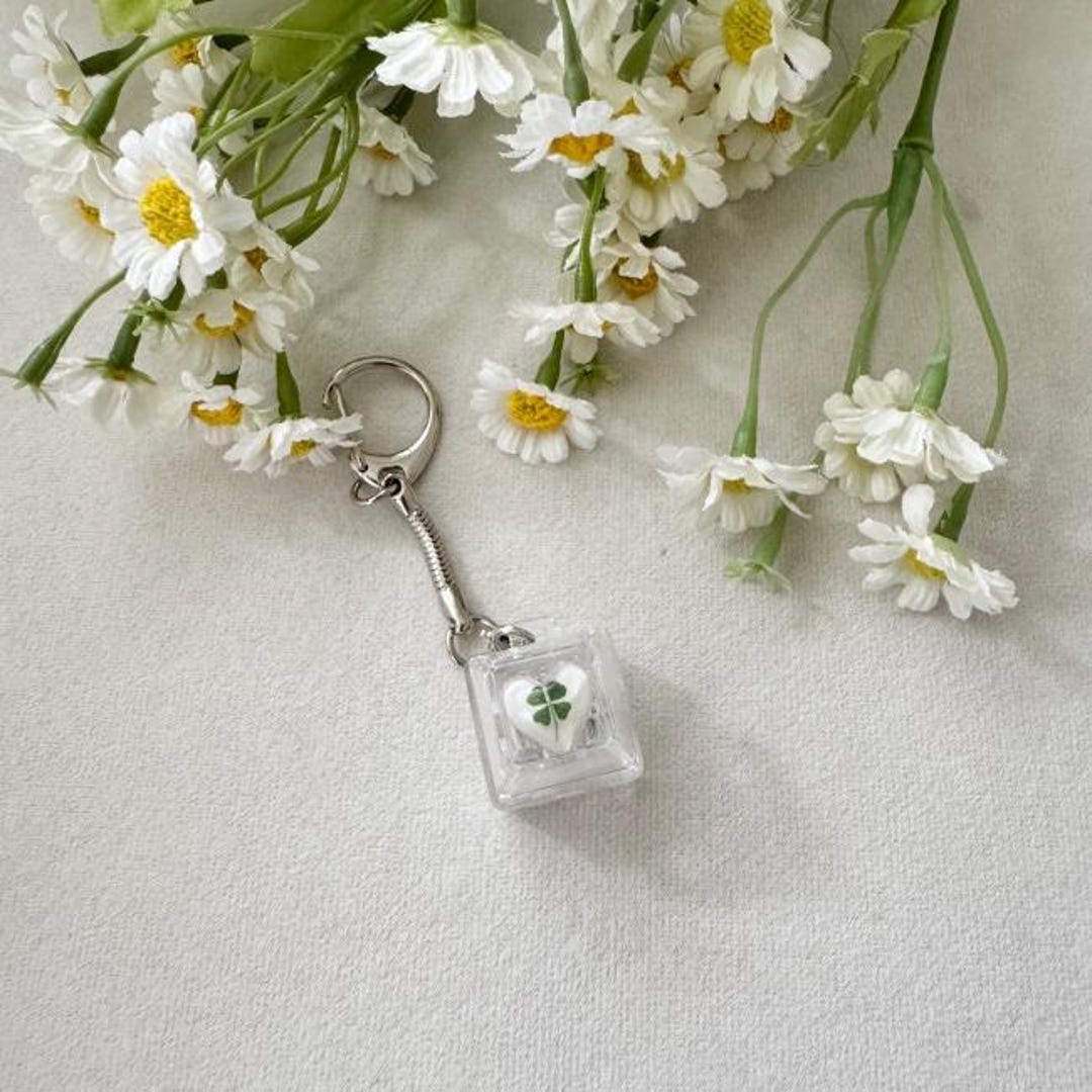 Clickable Key Chain Clover Heart Light-up Keycap Keychain – Lucky Charm Clickable - Etsy