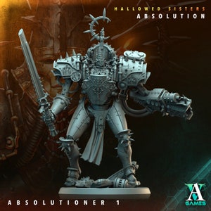 Puede incluir: Una miniatura de plástico gris de una figura fuertemente blindada empuñando una espada y una pistola. La figura está de pie sobre una base redonda. El texto "HALLOWED SISTERS ABSOLUTION" está en la parte superior de la imagen y "ABSOLUTIONER 1" en la parte inferior.