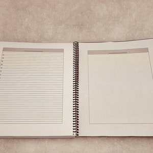 Puede incluir: Un cuaderno abierto de espiral con p&aacute;ginas rayadas a la izquierda y una p&aacute;gina en blanco a la derecha.