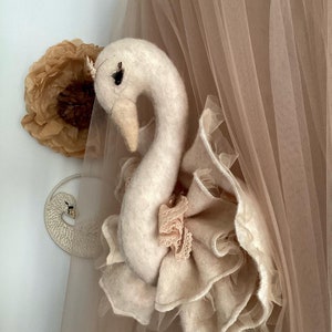 Swan nursery decor Swan wall mount Swan head Swan wall decor Swan wall hanging Swan wall bust Swan wall art swan themed bedroom decor wool