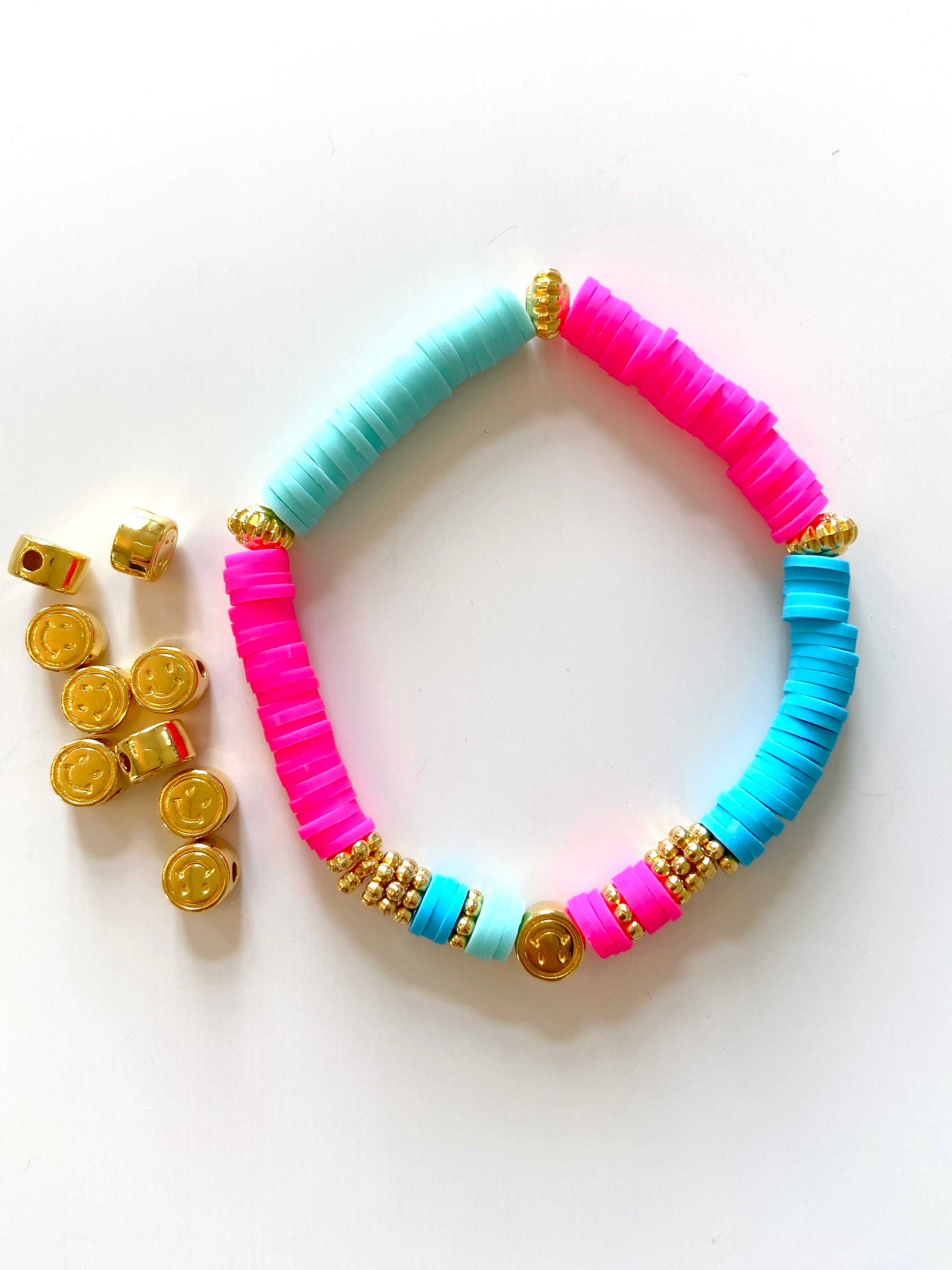 JcvPot Fußball Kette & CR7 Armband Set 3-teilig - Goldener Anhänger & Schwarzes Silikonarmband