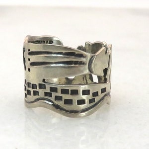 Vintage sterling silver Native Mexican storyteller band ring