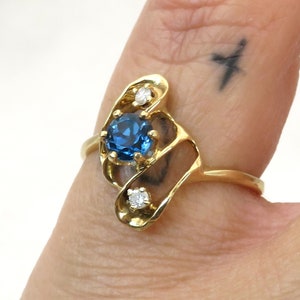 Vintage 14k gold London blue topaz and diamond ring