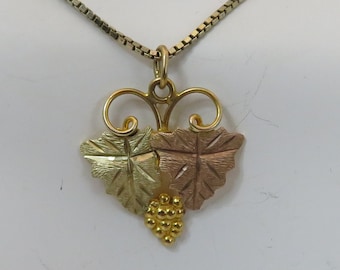 Vintage Black Hills Gold Leaf Necklace in 10 karat rose and green