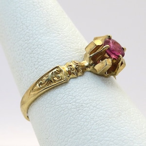Antique 14k yellow gold ruby ring