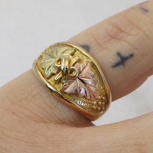 Vintage Landstrom&#39;s 10k tri color Black hills gold thick band ring