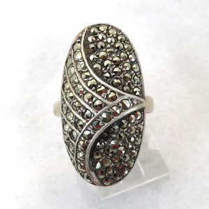 Vintage sterling silver oval marcasite ring