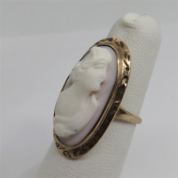 Victorian 10K gold Angel Skin Coral Cameo ring - image 5