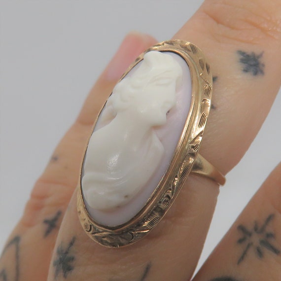 Victorian 10K gold Angel Skin Coral Cameo ring - image 10