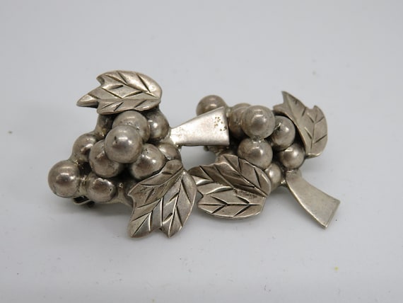 vintage Mexican sterling silver grapes clip on ea… - image 1