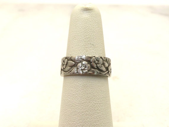 Vintage sterling silver floral band ring - image 4