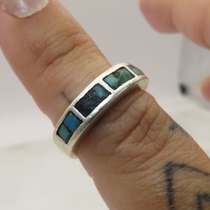 Vintage sterling silver inlay turquoise ring