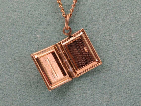 Vintage Gold tone cross bible locket necklace - Gem