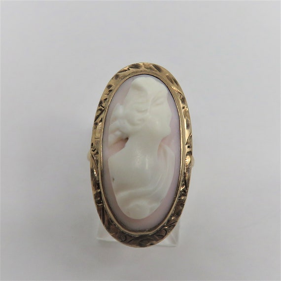 Victorian 10K gold Angel Skin Coral Cameo ring - image 2
