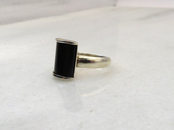 Vintage sterling silver onyx ring - image 3