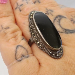 Vintage sterling silver onyx and marcasite ring