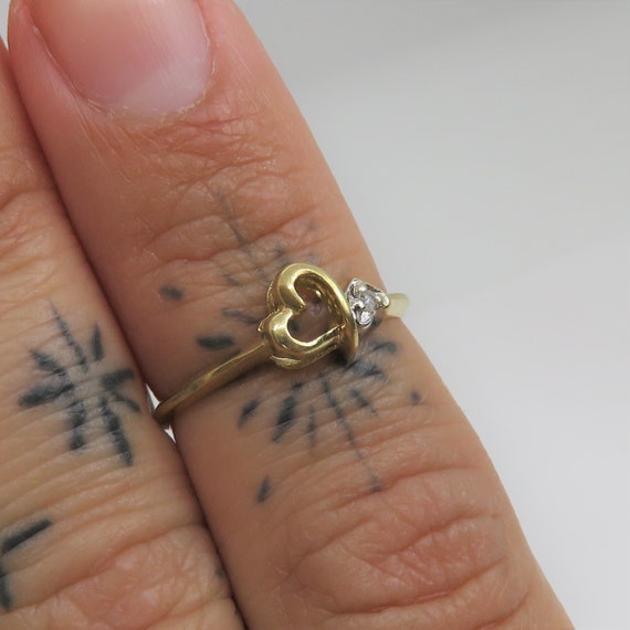 vintage 14k gold double heart Diamond ring - image 4