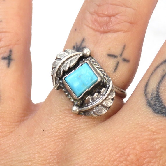 Vintage sterling silver Turquoise native American leaf ring