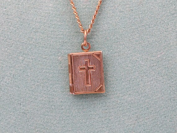 Vintage Gold tone cross bible locket necklace - Gem