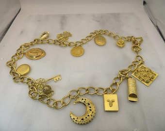 ESCADA Women’s Vintage Fuchsia Gold Tone Gift Box Chain Link Belt Made in Spain Escada | Accessories | Escada Gold Belt | Poshmark main image 4