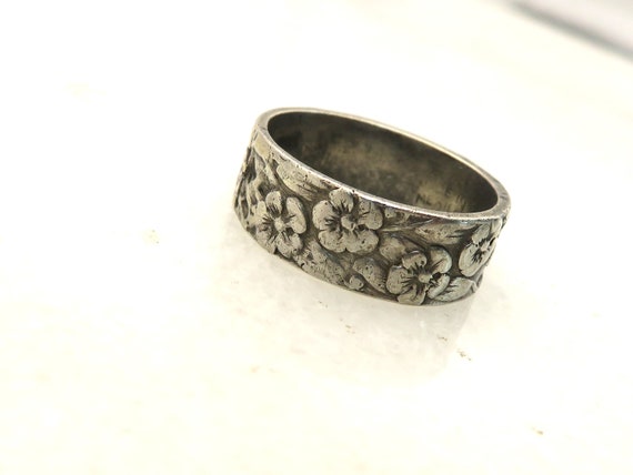 Vintage sterling silver floral band ring - image 3