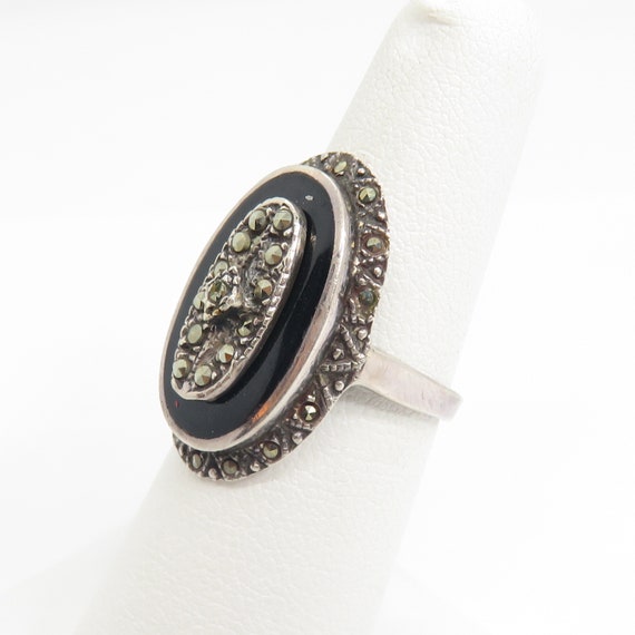 Vintage sterling silver onyx and marcasite ring - image 9