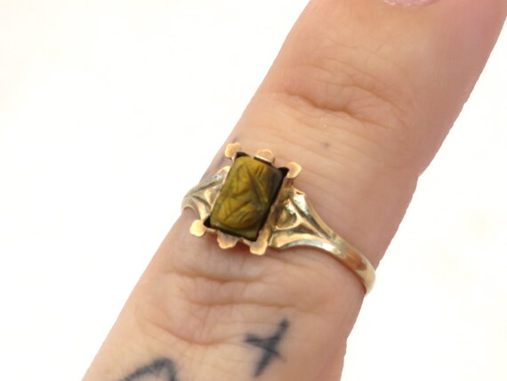 Antique 14k gold carved tigers eye cameo ring - image 10