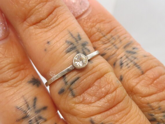 Vintage sterling silver simple solitaire ring - image 10