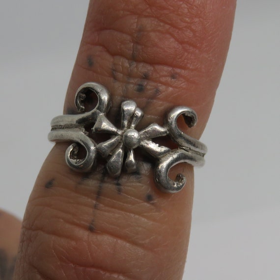 Vintage sterling silver flower ring - image 5