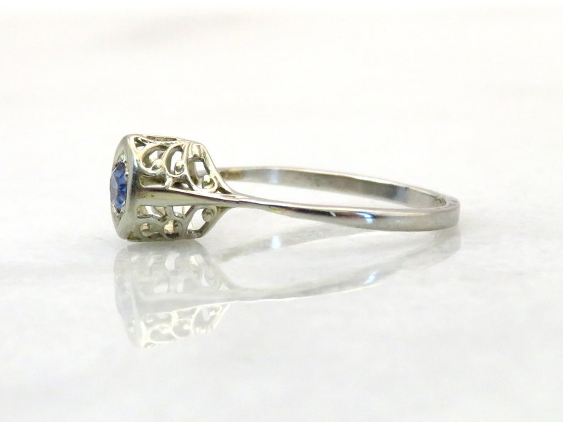 Art Deco 18k White Gold Ceylon Sapphire Ring - Etsy