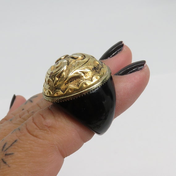 vintage black resin and gold tone shield ring - image 5