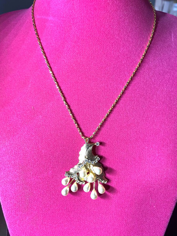 Gold Tone Faux Pearl and Rhinestone Necklace - image 1