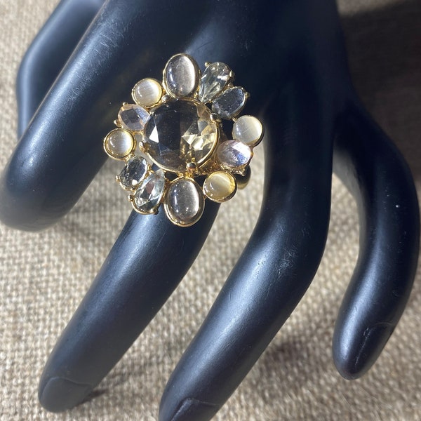 Banana Republic Gold Tone Beige and Gray Rhinestone Ring Size 7