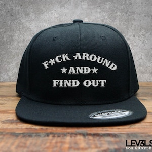 Geborduurde snapback-pet: F*ck Around and Find Out, gympet